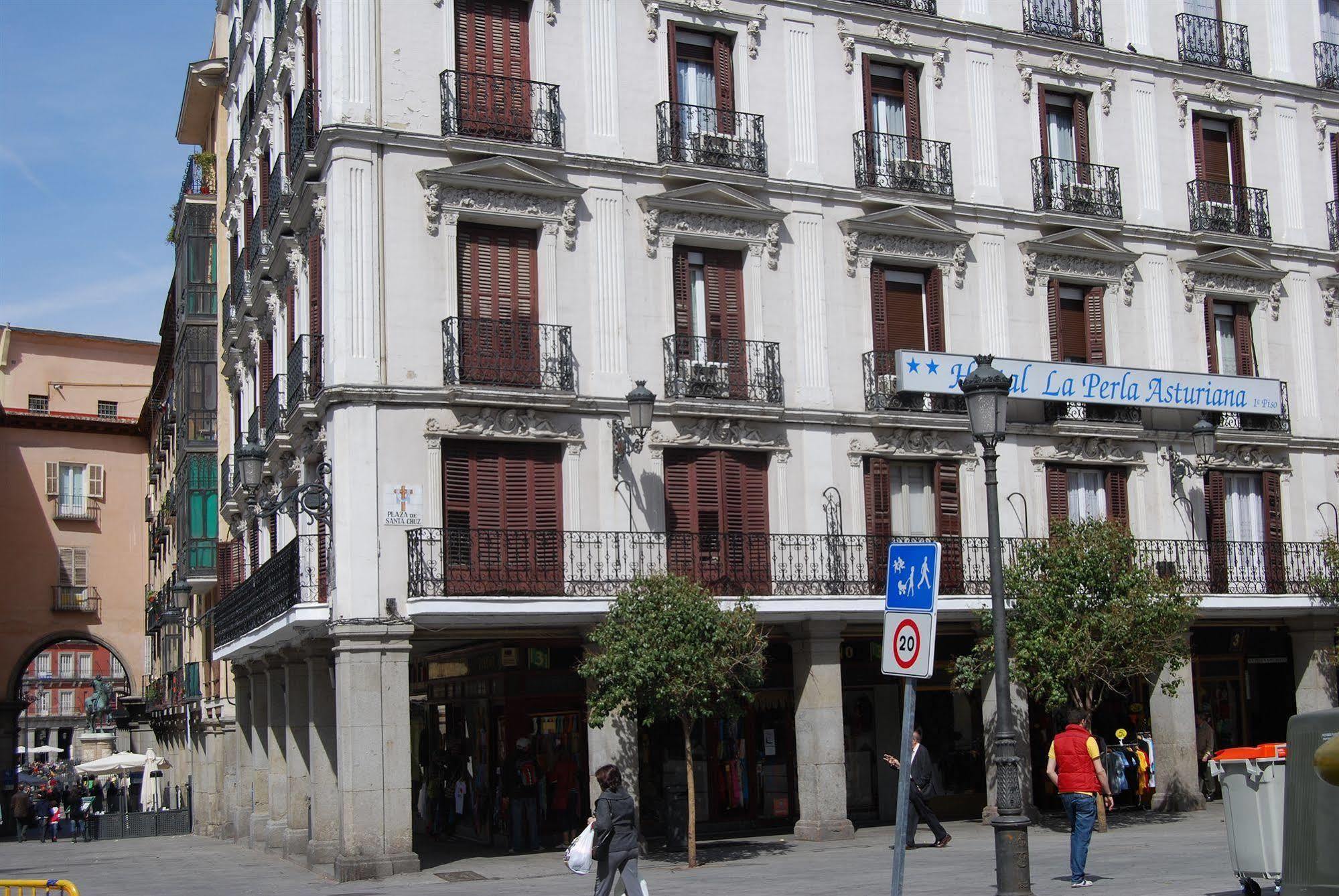Hostal La Perla Asturiana Мадрид Екстериор снимка